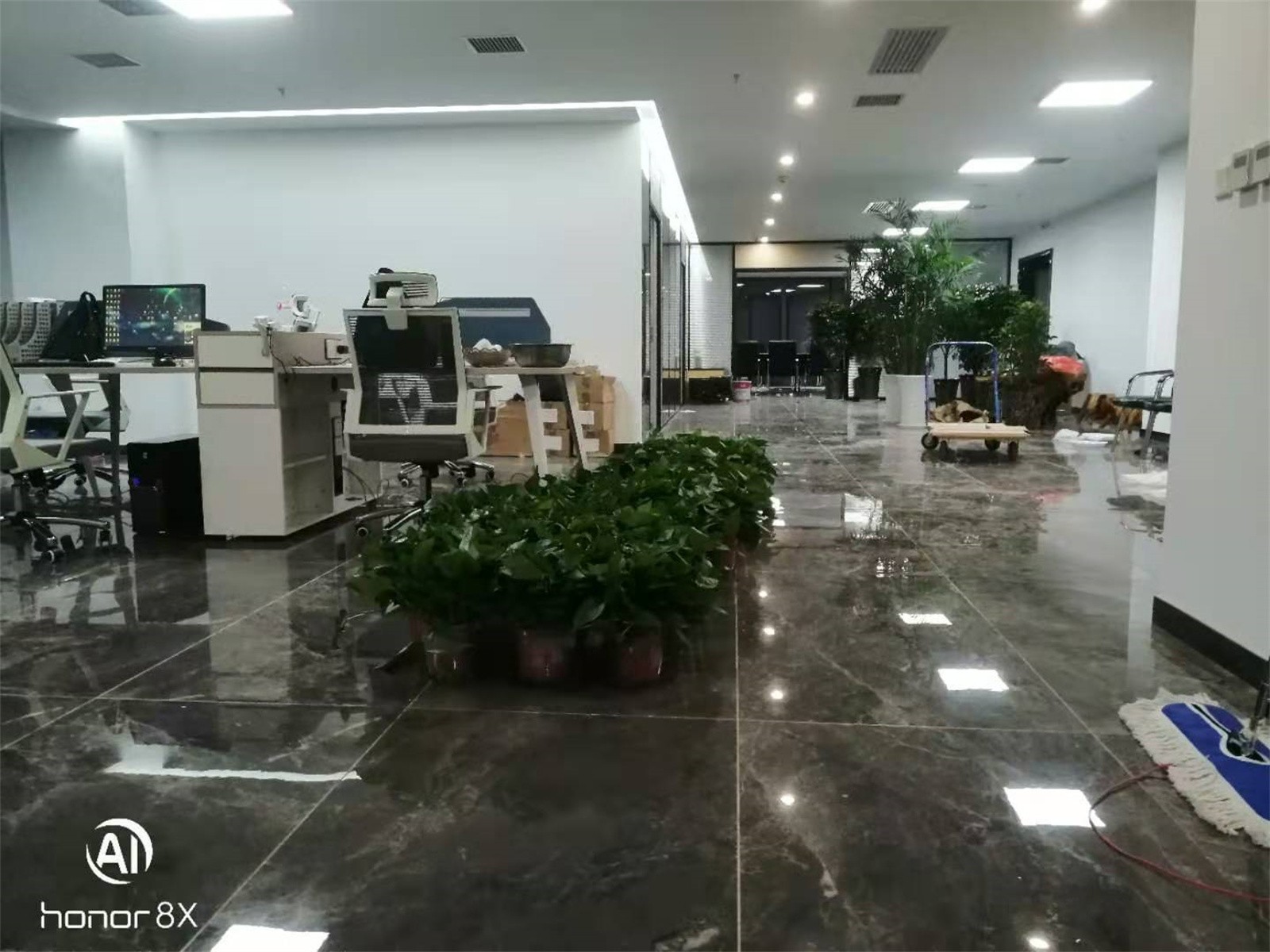 辦公區.jpg